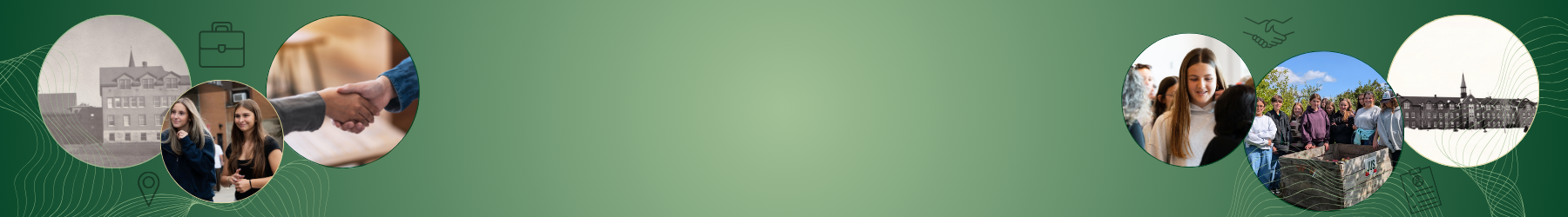 Bannière panoramique sur fond vert dégradé, décorée de lignes abstraites et d'icônes discrètes, présentant des photographies circulaires axées sur la collaboration, l'engagement communautaire et la vie institutionnelle.